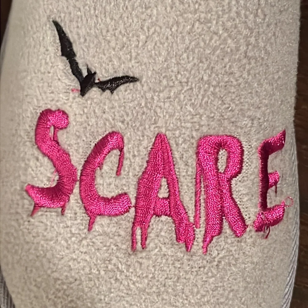 👻 NEW HALLOWEEN Scare Squad Dluxe by Dearfoams slippers youth Kids sz 2/3